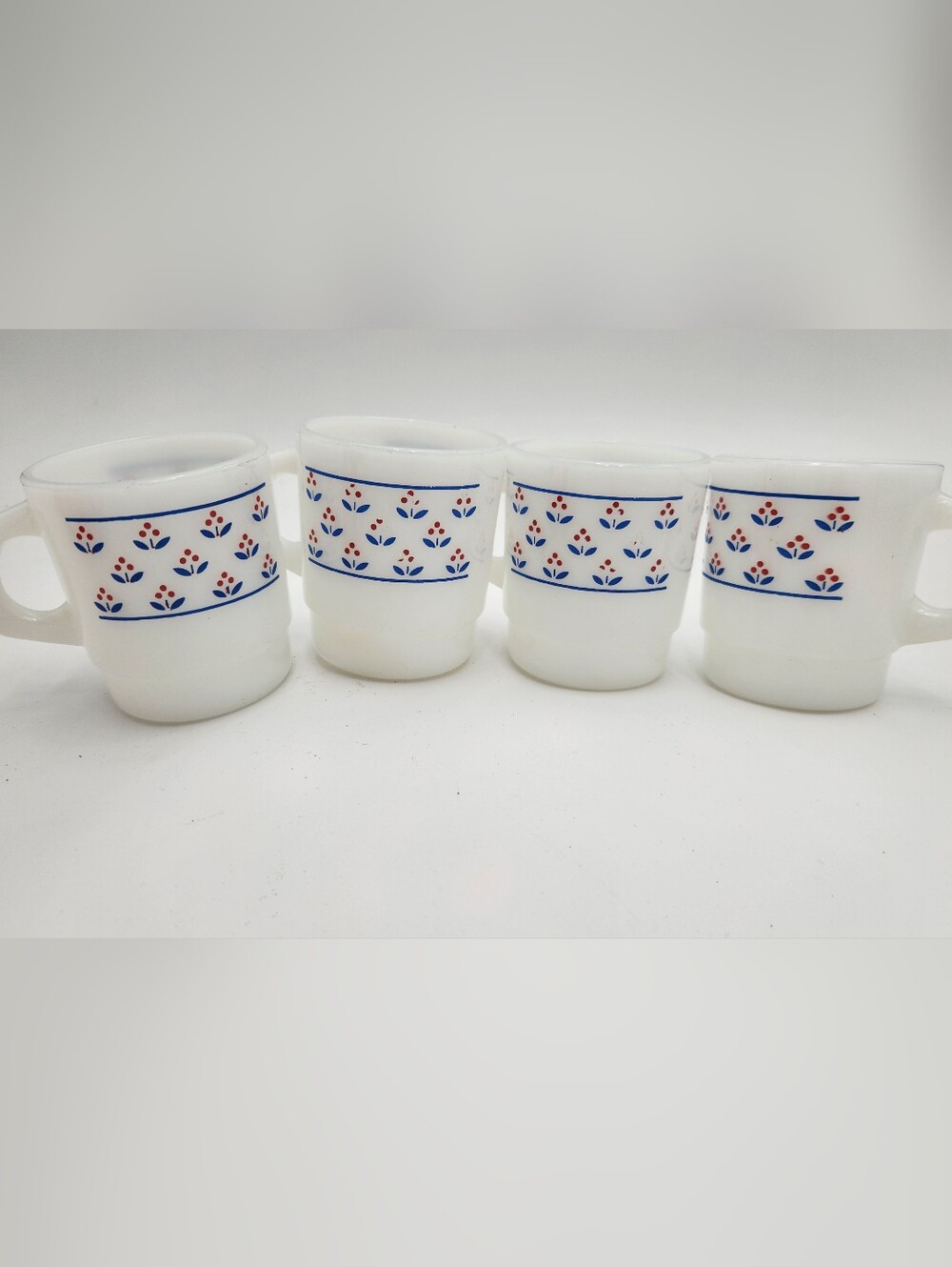 ✴️4x Vintage White Milk Glass Stacking mugs manufactured by Termocrisa✴️